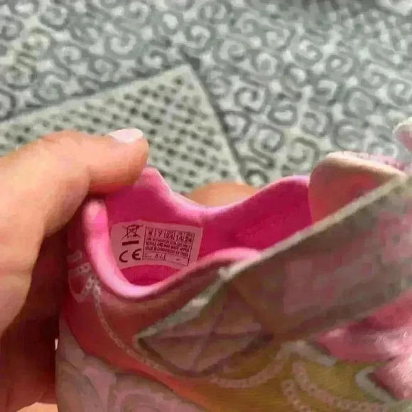 Skechers light up shoes size 8 toddler - Picture 3 of 5